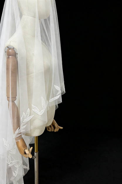 Bamboo Leaf Lace Long Floor-Length Bridal Veil