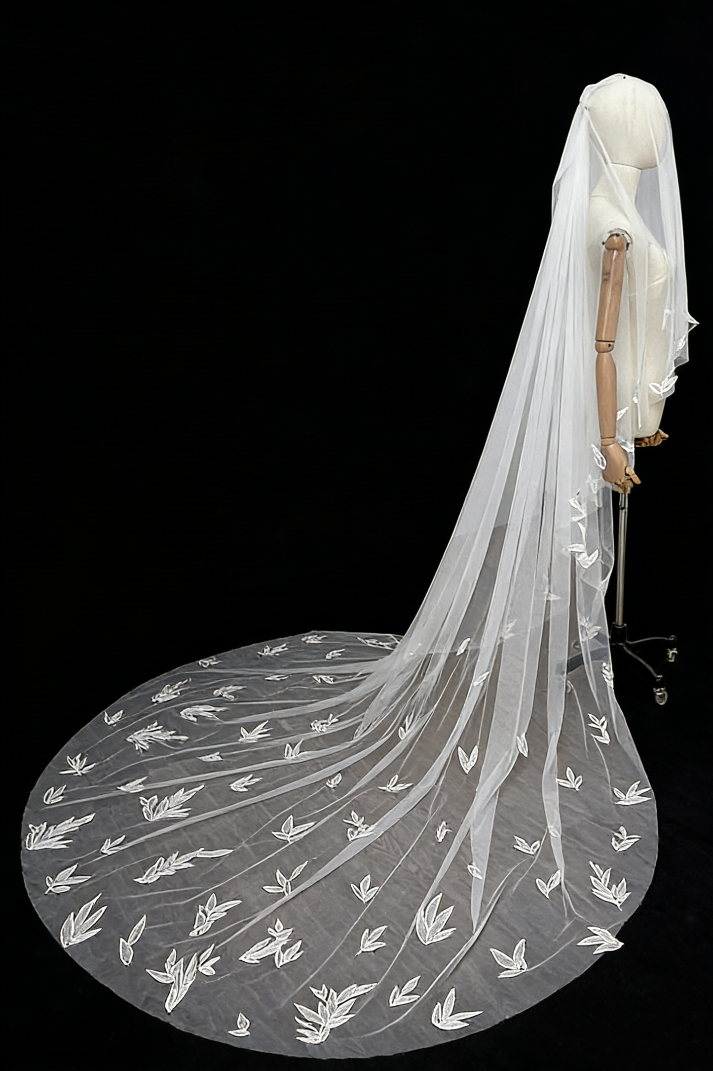 Bamboo Leaf Lace Long Floor-Length Bridal Veil