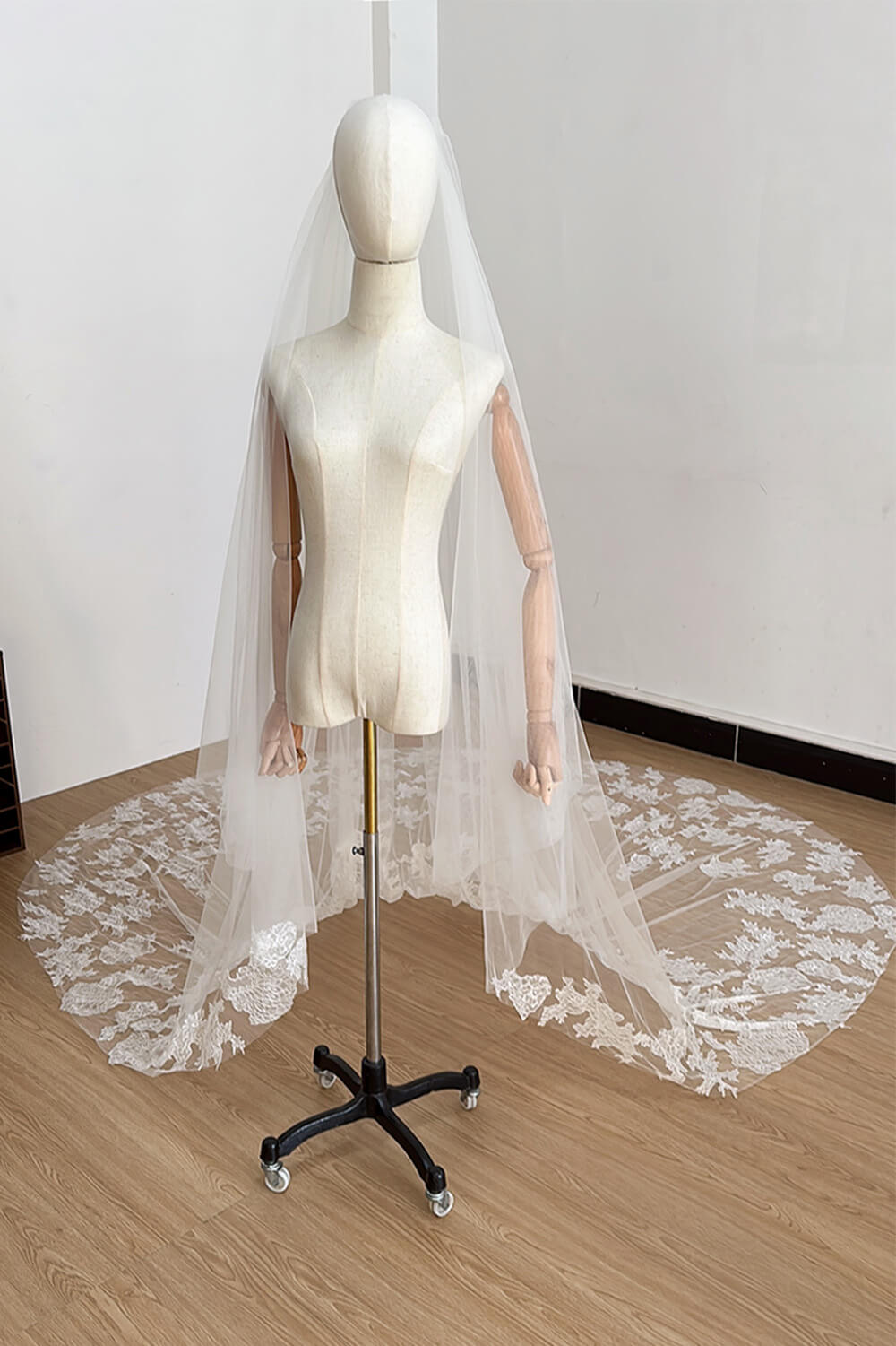 Luxury French Lace Cathedral Wedding Veil Long Train Bridal Veil Vintage Forest Dream