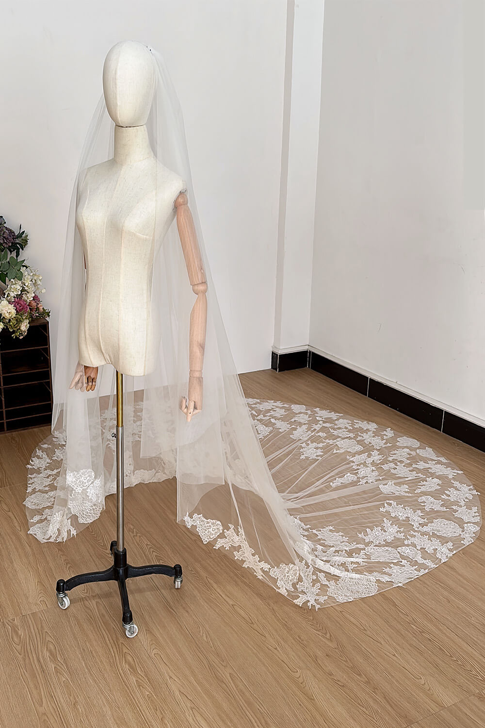 Luxury French Lace Cathedral Wedding Veil Long Train Bridal Veil Vintage Forest Dream
