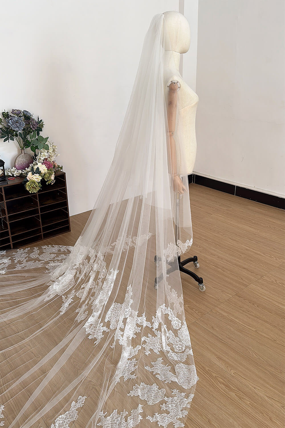 Luxury French Lace Cathedral Wedding Veil Long Train Bridal Veil Vintage Forest Dream