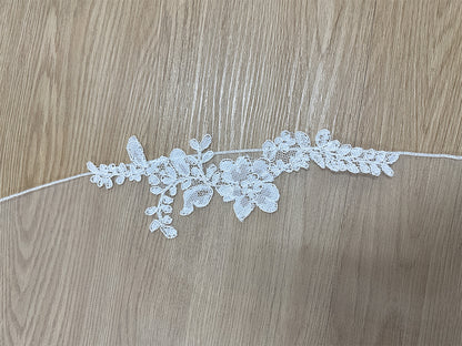 White one layer hair comb with French lace scattered along the edges Exquisite bridal proposal registration veil 180(W)*240(L)CM