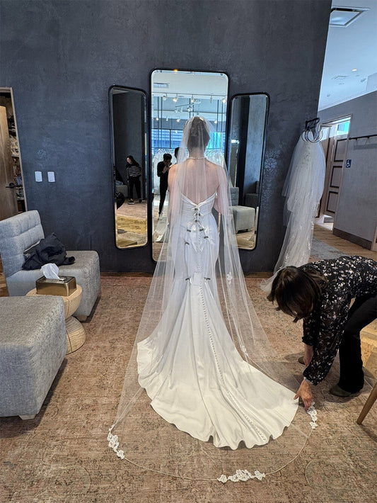 White one layer hair comb with French lace scattered along the edges Exquisite bridal proposal registration veil 180(W)*240(L)CM