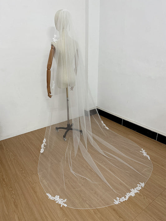 White one layer hair comb with French lace scattered along the edges Exquisite bridal proposal registration veil 180(W)*240(L)CM