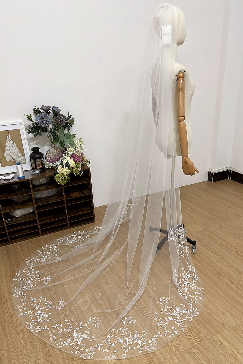 Bridal White One Layer Chapel Veil with Vine Lace Ribbon Hair Comb (250*240cm)