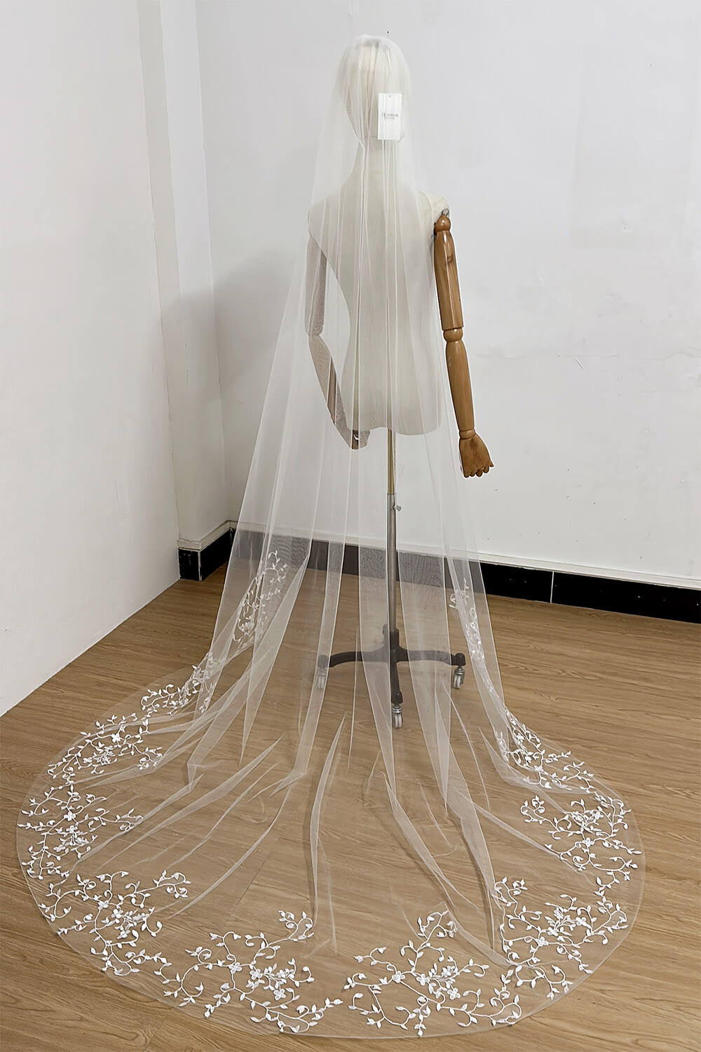 Bridal White One Layer Chapel Veil with Vine Lace Ribbon Hair Comb (250*240cm)