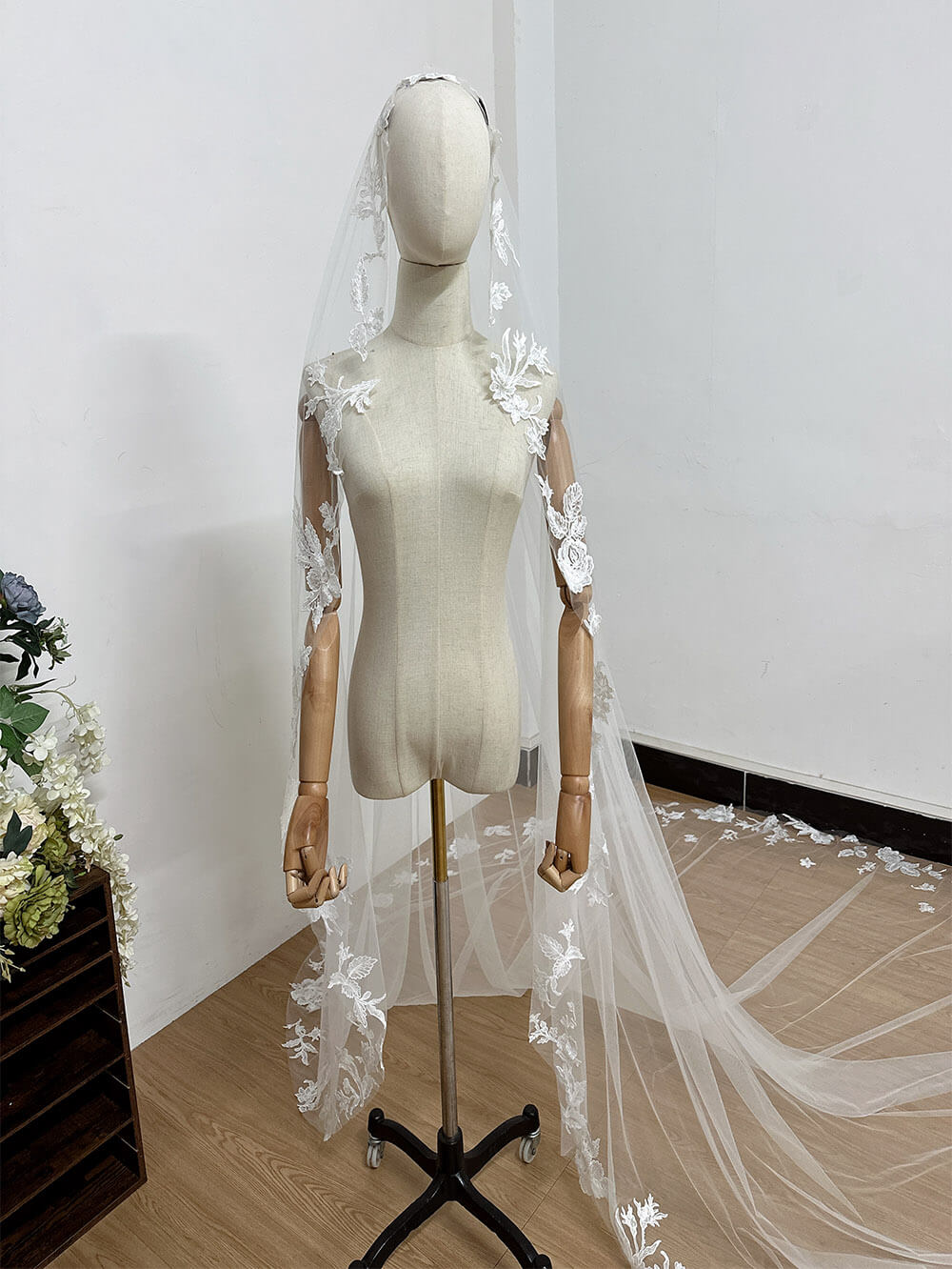 High-Definition Sequin Lace Bridal Veil 2.8M Long Train